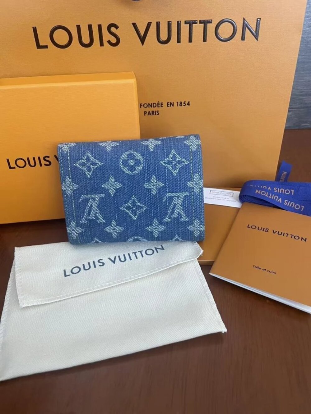 Louis Vuitton Blue Monogram Denim Envelope Snap Card Holder Wallet - Picture 3 of 6
